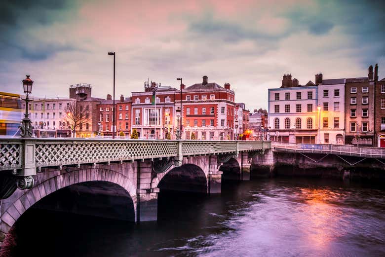 Puente Grattan sobre el río Liffey